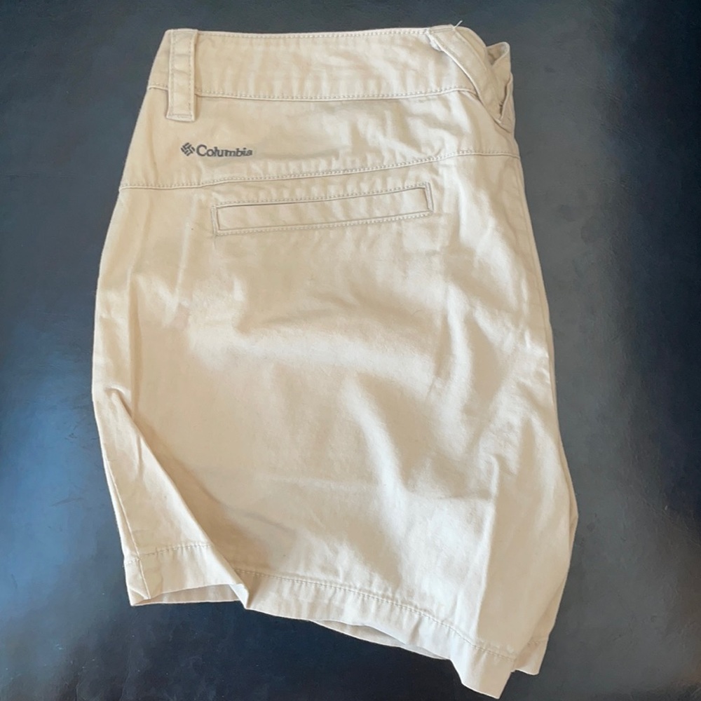 Columbia and Refuge Women's Shorts Sizes 4